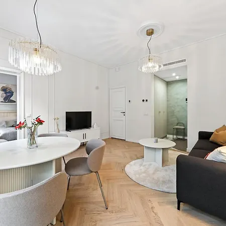 Historic Luxury With Ac, Garden And Parking